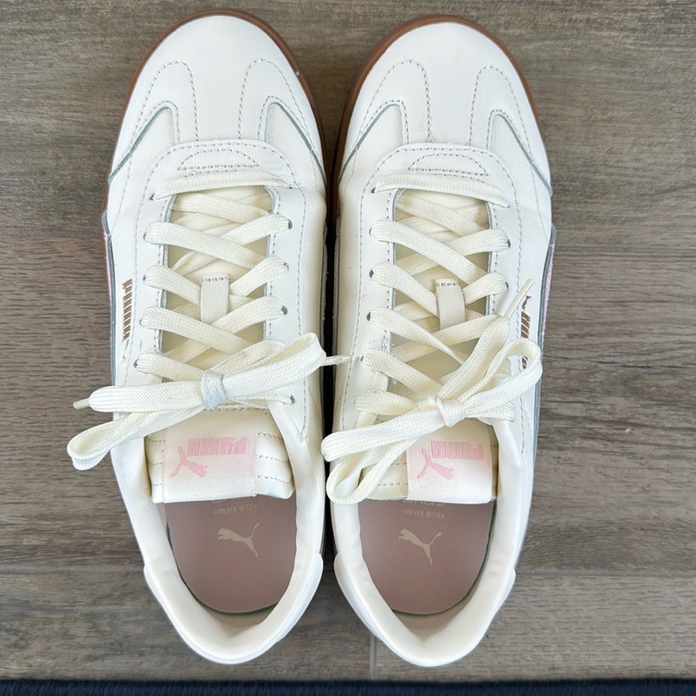 Women’s Puma Club 5v5 sneakers EUC